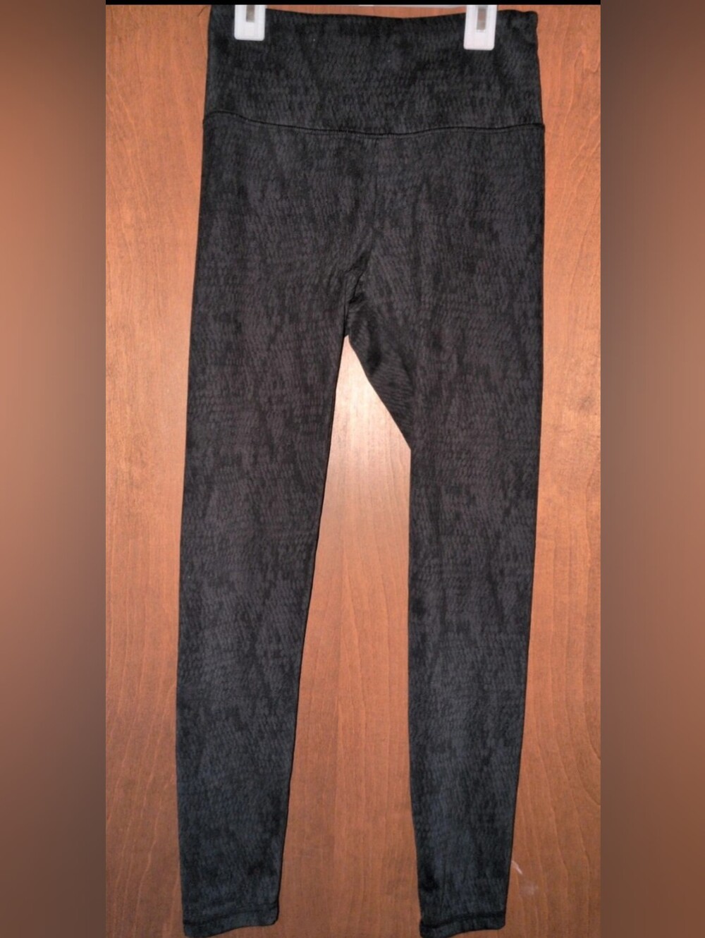 Aritzia High-Waist Black Textured Leggings
